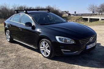 Volvo S60 Summum D4 2015 133KW-nezávislé kúrenie, stresny no