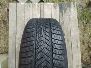 Zimné pneu Pirelli Sottozero 3 255/40 R20 XL - 1