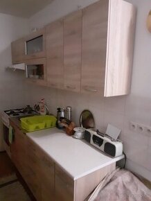 Ponúkame  4-izbový byt s garážou – 102 m², BB časť Radvaň