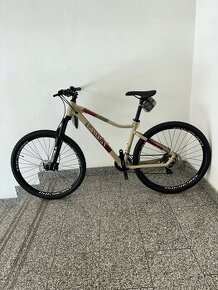 Ghost Lanao Base Dust Blackberry 27,5", bicykel