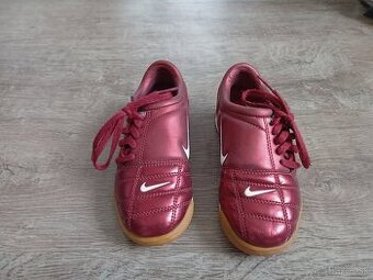 HALOVKY NIKE 28 - 1