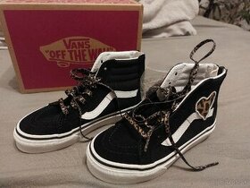 Tenisky Vans sk8 hi zip EU 30