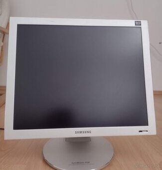 Samsung LCD Monitor 17" - darujem za odvoz