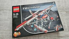 Predám LEGO Technic 42040 - Fire Plane