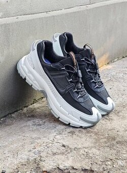 Nike Vomero Roam white black