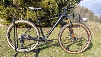 Lahky karbonovy XC bike vo velkosti M (9.9 kg)