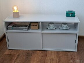 IKEA SPIKSMED / TV STOLÍK / SKRINKA