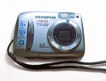 Olympus C-370 ZOOM  ---- 5eur ---