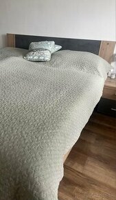 Manželská posteľ + nočný stolík