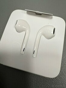 Apple EarPods with Lightning Connector