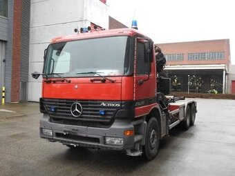 Predáme nosič kontajnerov MB Actros, 6x4,s HJAB 122B-3 DUO