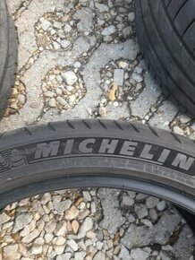 Predám  Michelin 225/40 R18