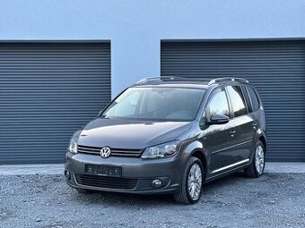 VW TOURAN 1.6 TDI 77 KW ediceLIFE PANORAMA TAŽNÉ 2013