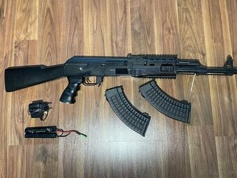 Predám AK47 Cyma Airsoft zbraň