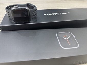 Apple watch series 5 Nike edition