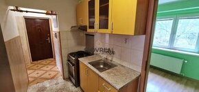 SLOVREAL -  predaj 2,5 izbový byt Žiar nad Hronom, 59 m2