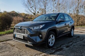 Toyota RAV4 4x4 2.5i Benzin+Hybrid E-CVT 121000km