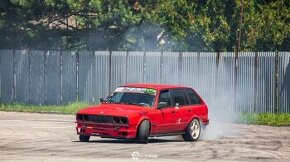 bmw e30 v8 4.0i - 1