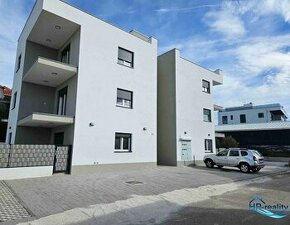 ☀Trogir/Ciovo – moderný 1 spálňový apartmán s terasou