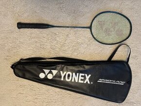 Bedmintonova raketka Yonex Nanoflare 800 Tour