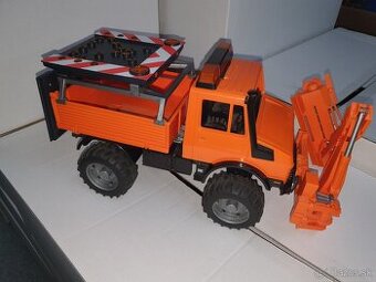 Bruder Mercedes Unimog