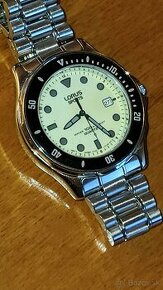 Predám hodinky Lorus Sports 100m lumi ciferník - 1