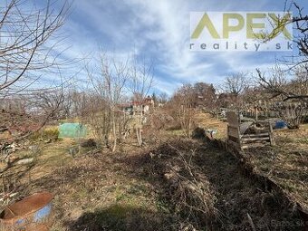 Exkluzívne v APEX reality záhradka 334 m2 v oblasti Obora HC - 1