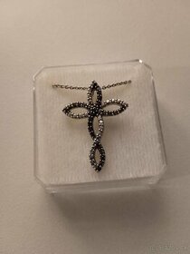 Strieborný náhrdelník s krížom - 1