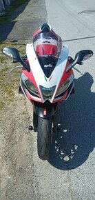 Aprilia RSV4 1000 R - 1