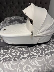 CYBEX Priam Lux Carry Cot Platinum Off White