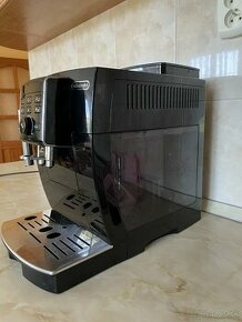 DeLonghi ECAM 23.120 - Čierny