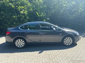 Opel astra 1,4 ecotec r.v.2013