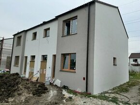 5.-izb. NOVOSTAVBA RD, 2x kúpeľňa, 324m2 pozemok, Galanta