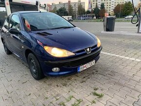 Peugeot 206  1.4 benzín