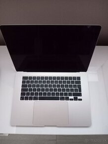 Apple MacBook