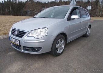 Volkswagen Polo 1,2 60 000KM tažné, benzín manuál 40 kw