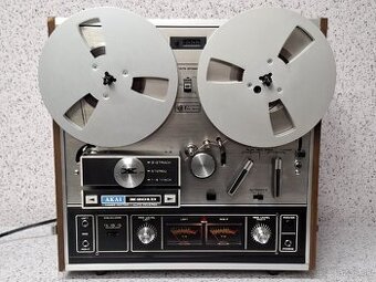 REEL TO REEL / AKAI X-201D / C-F 3 HEAD 3 MOTOR AUTO REVERSE