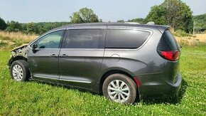 2017 Chrysler Pacifica Touring L - 1