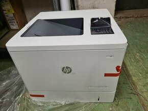 HP tlačiareň M553