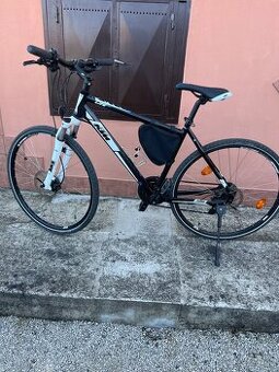 Pánsky tretingovy bicykel KTM