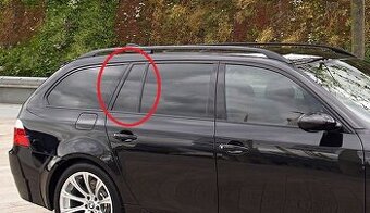 Predám sklo z pravých zadných dverí BMW E61 - 1