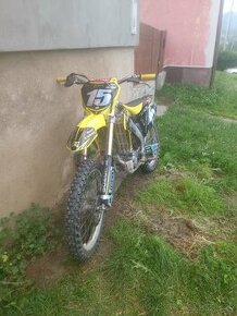 Suzuki rmz250