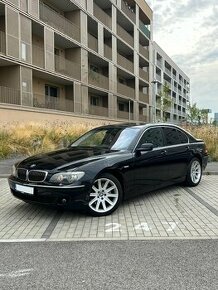 BMW rad 7 740 i A/T