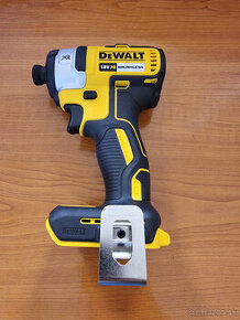 Dewalt rázový uťahovák DCF887