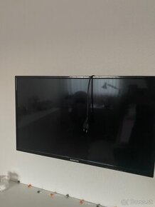 LED televízor + závesný stojan