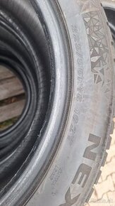 225/55R18 102V