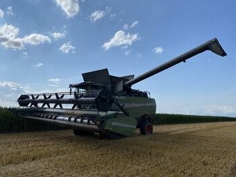 Fendt 8410P sklízecí mlátička, kombajn