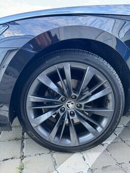 Pirelli Cinturato P7 R19 Letné