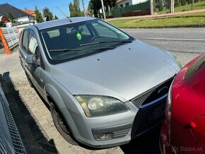 Lacno rozpredám Ford Focus 2004-2011 na náhradné diely - 1