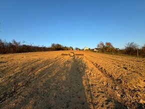 Na predaj: Stavebný pozemok s výhľadom v meste Levice